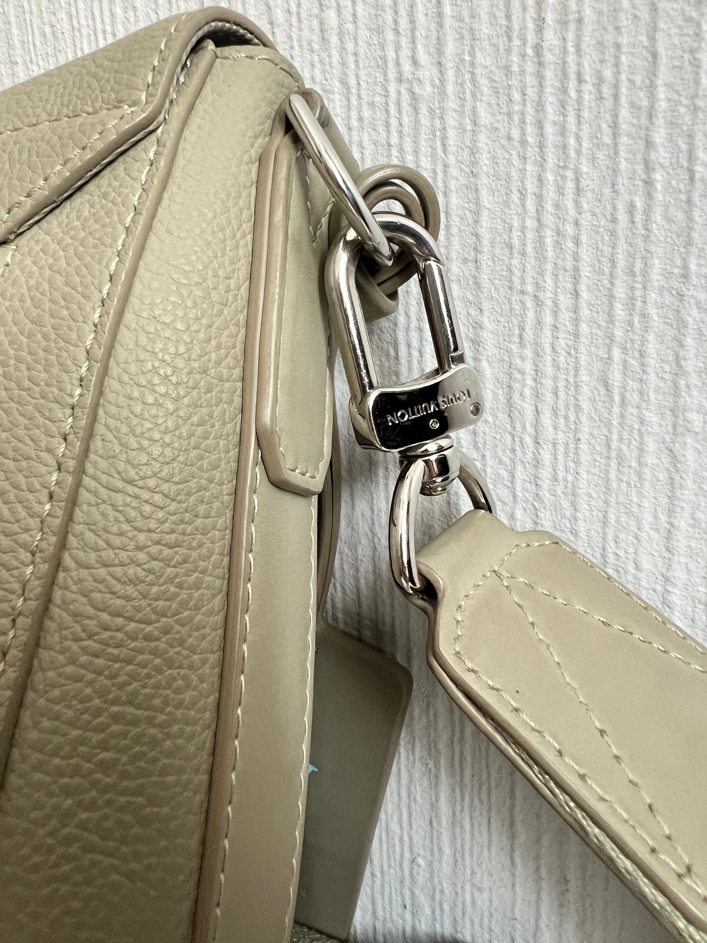 Louis Vuitton Takeoff Messenger Aerogram Sage Green Bag