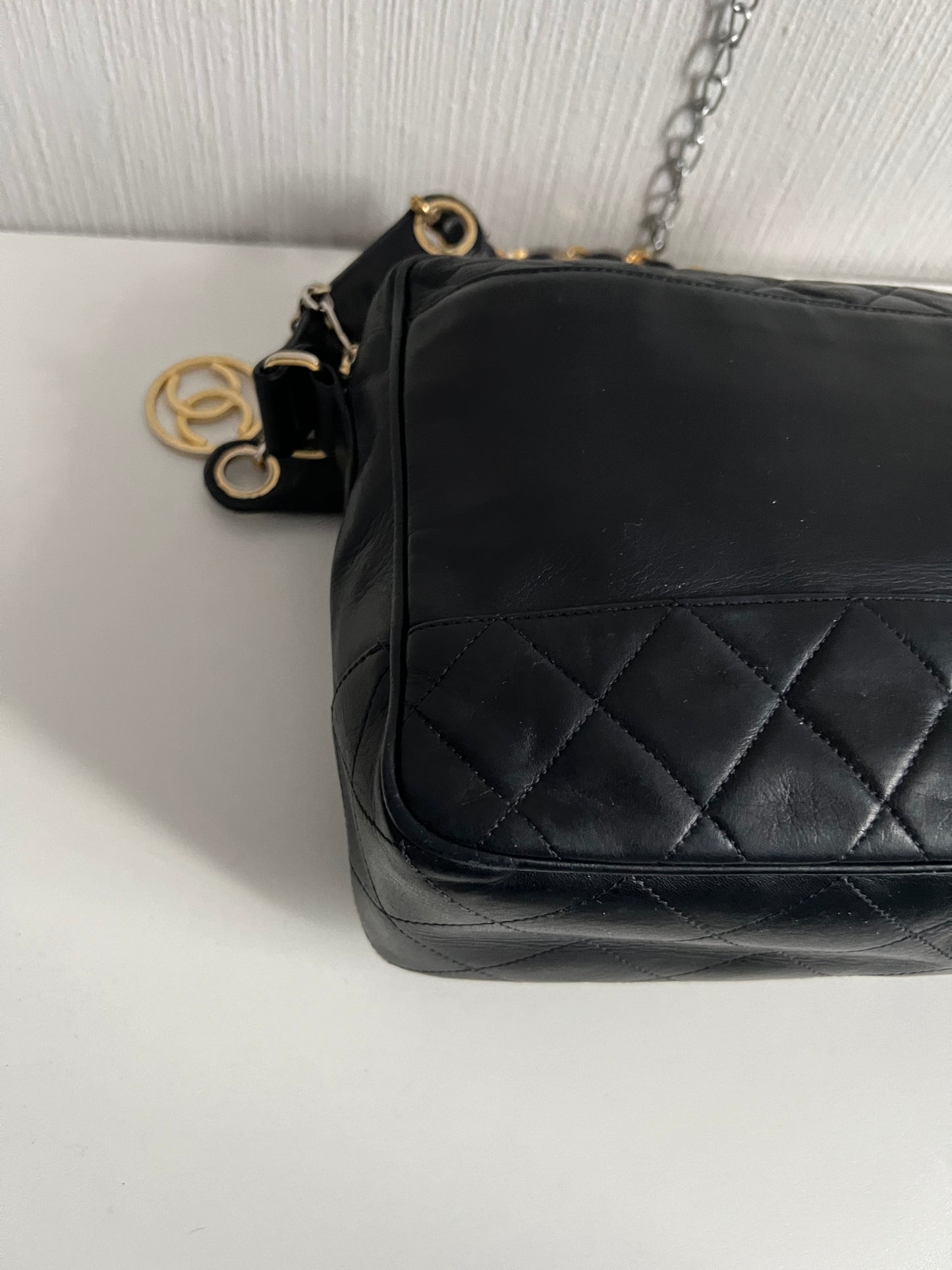 Chanel Vintage 1991 Diamond-Quilted Shoulder Bag