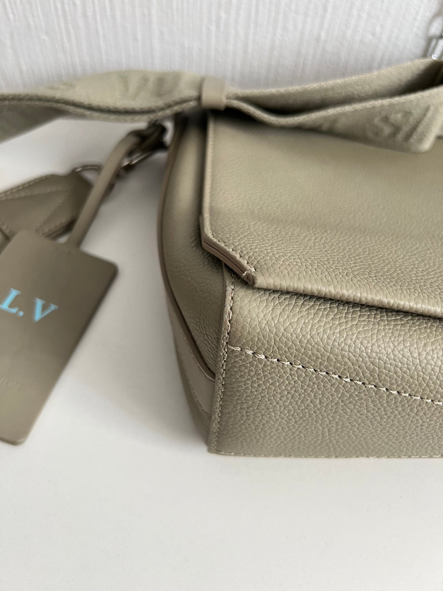 Louis Vuitton Takeoff Messenger Aerogram Sage Green Bag