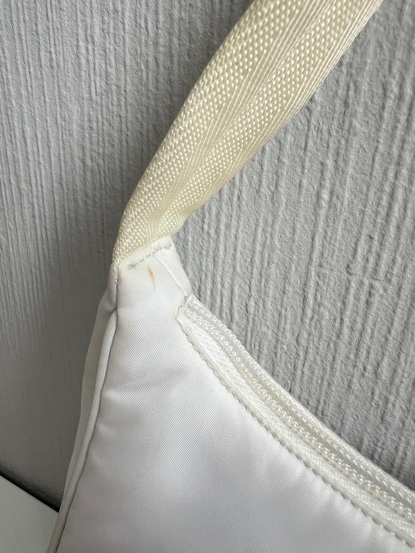 Prada Re-Edition 2000 White Shoulder Bag