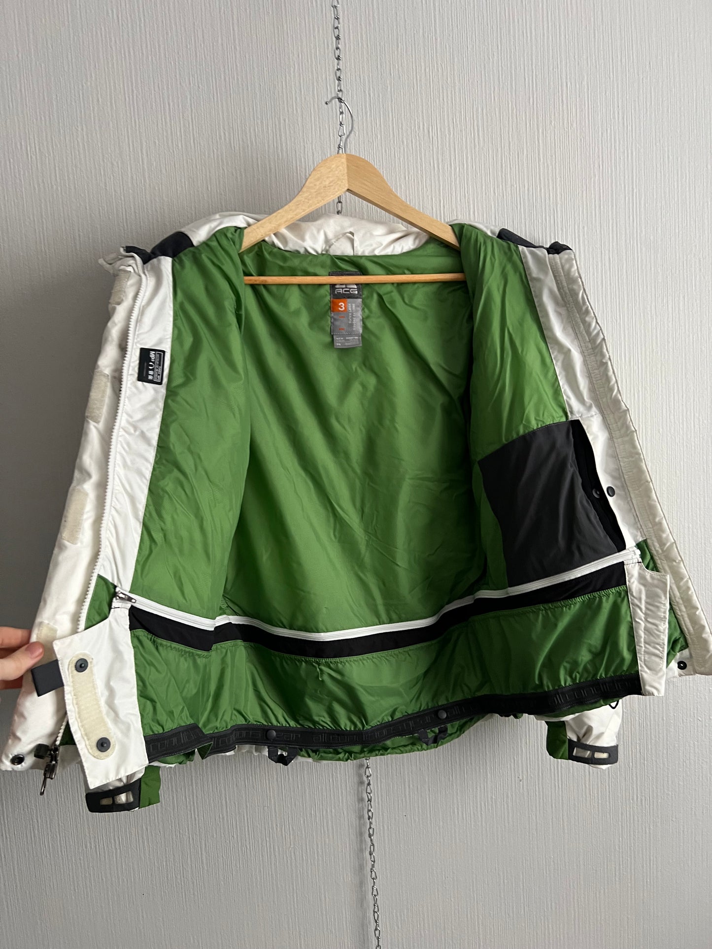 Vintage Nike ACG Women’s Puffer Down Ski Jacket