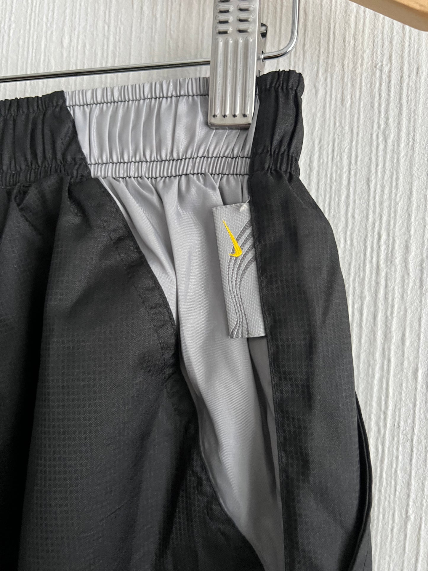 Nike TN+ Hexagon Men’s Track Pants