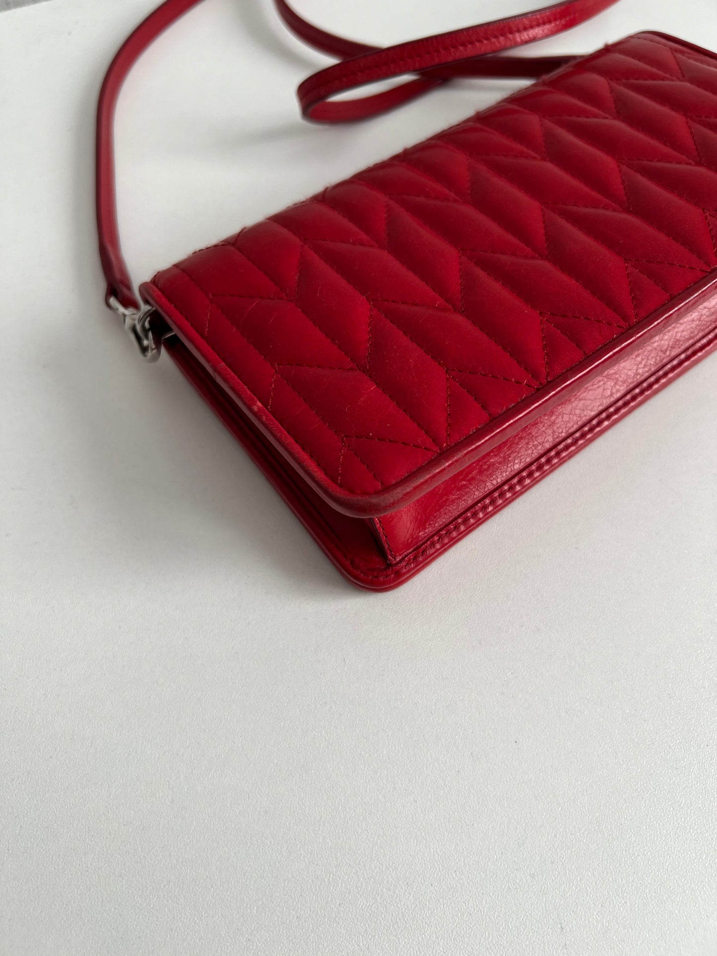 Miu Miu Clutch Crossbody Matelasse Quilted Red Leather Clutch Bag with Removable Crossbody Strap