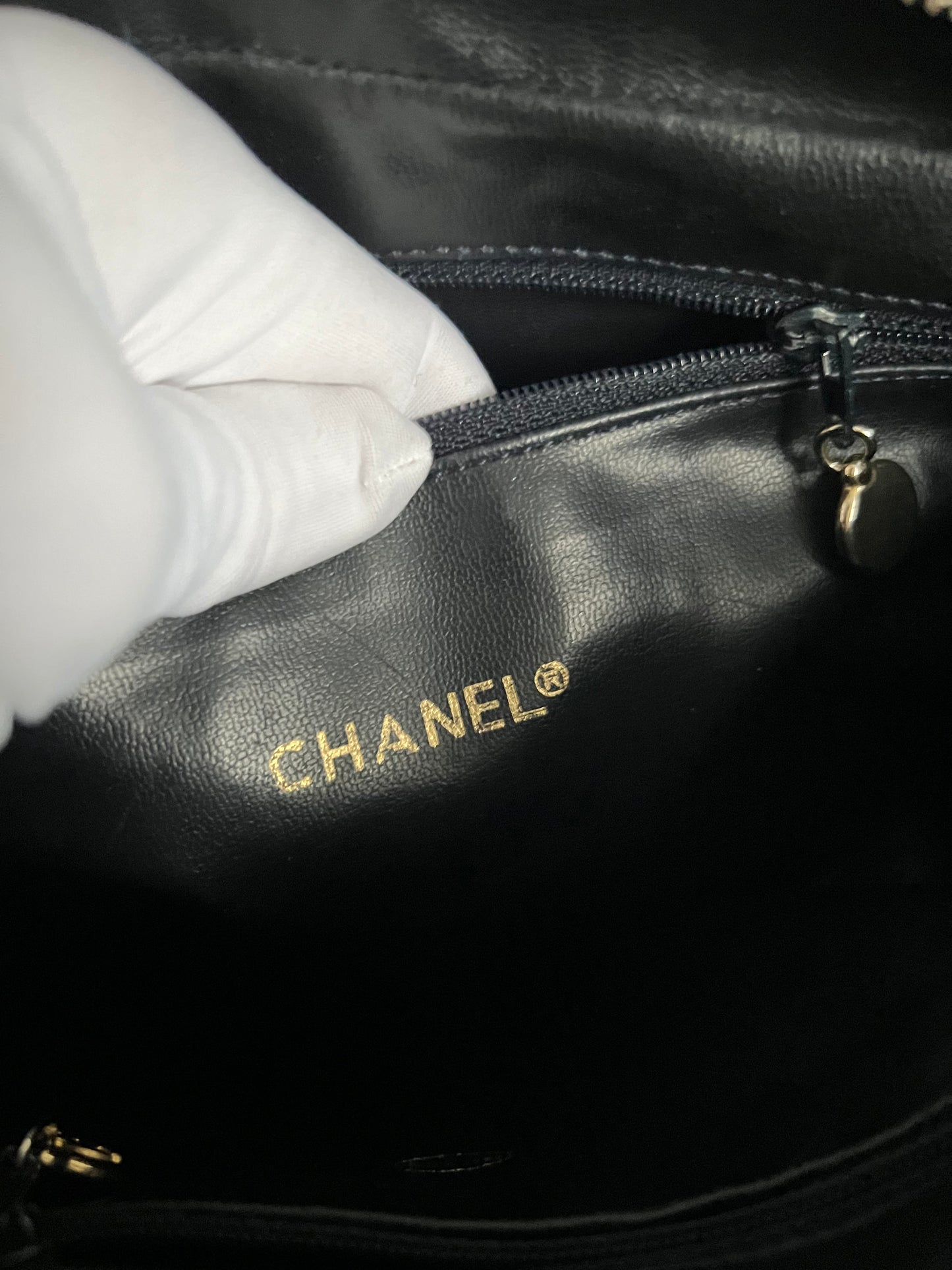 Chanel Vintage 1991 Diamond-Quilted Shoulder Bag