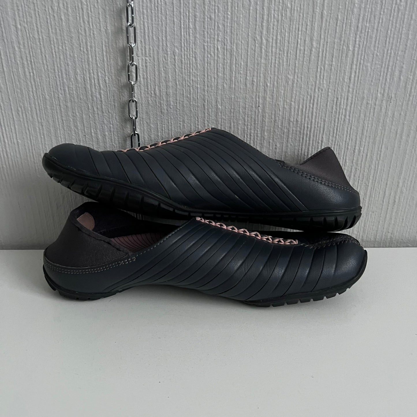 Nike 2006 kembali tabi style split toe sneakers