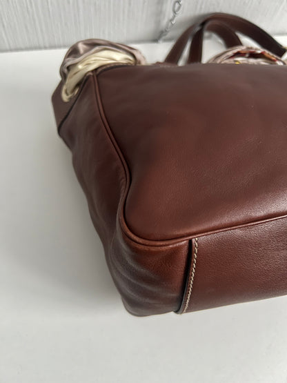 Gucci Positano Tote Handbag in Brown Leather