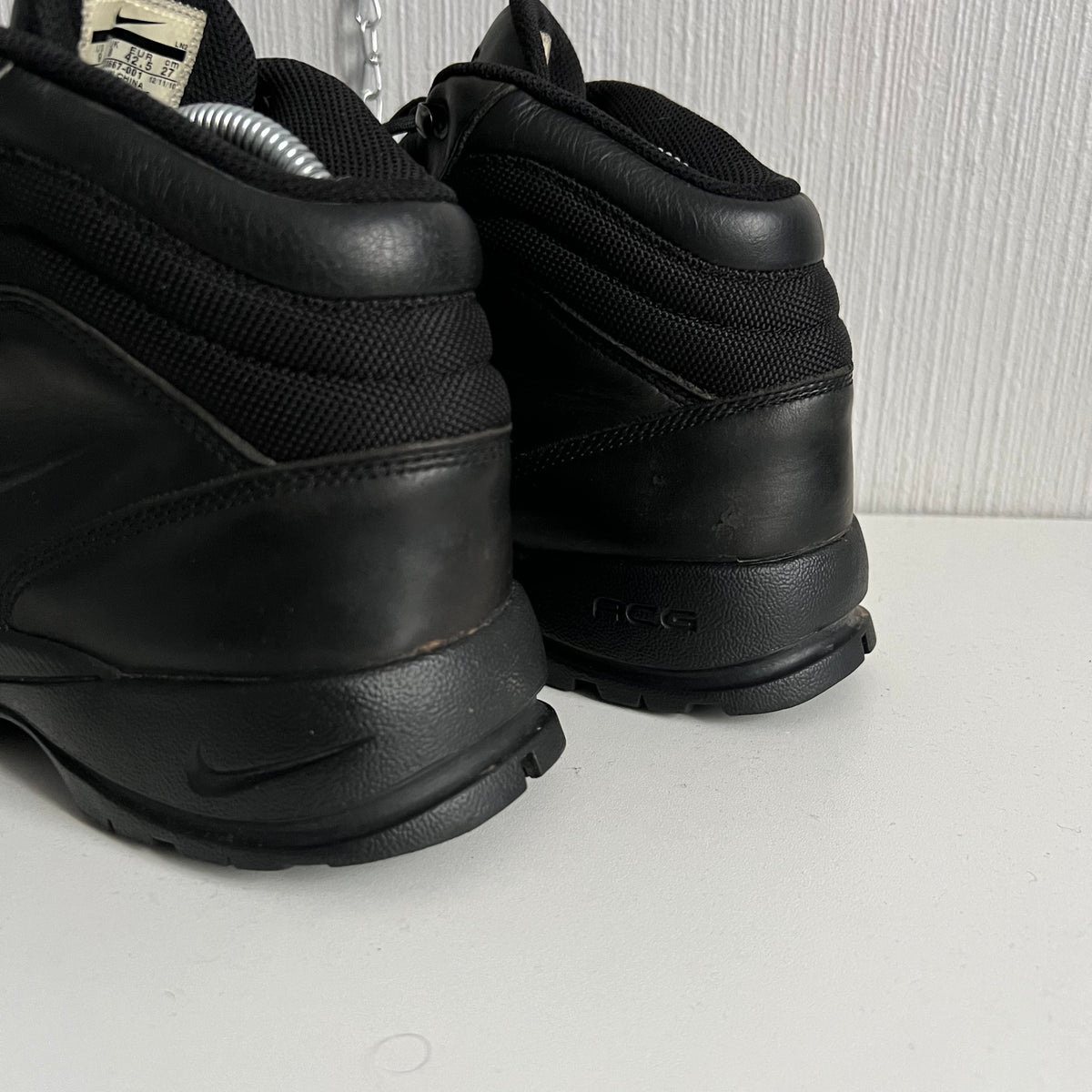 Nike ACG Black Leather Mens Boots — product photo