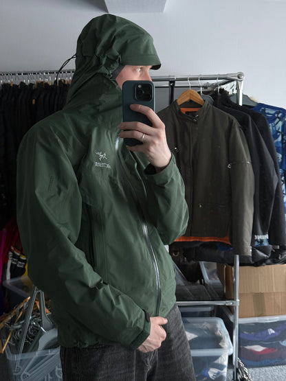 Arc'teryx Beta SL Gore-Tex Shell Jacket in Cypress Green