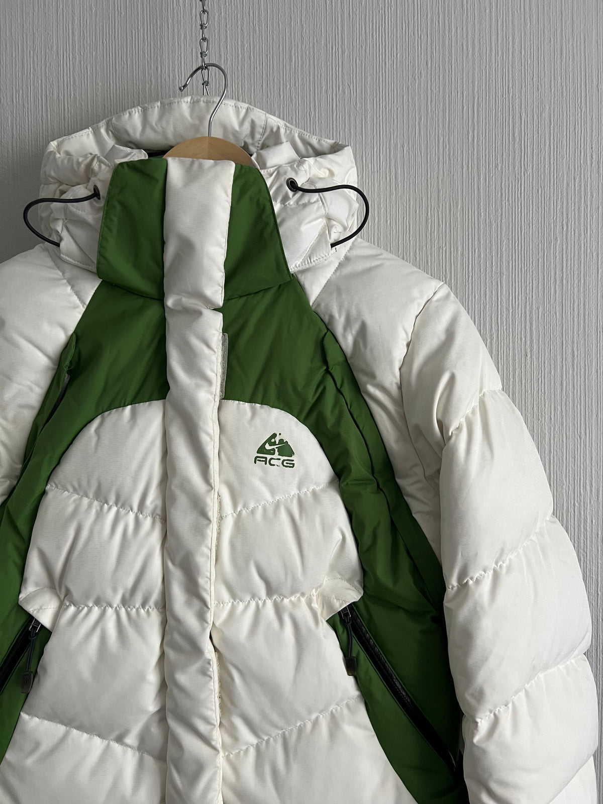 Nike ACG Vintage Nike ACG Women’s Puffer Down Ski Jacket — product photo