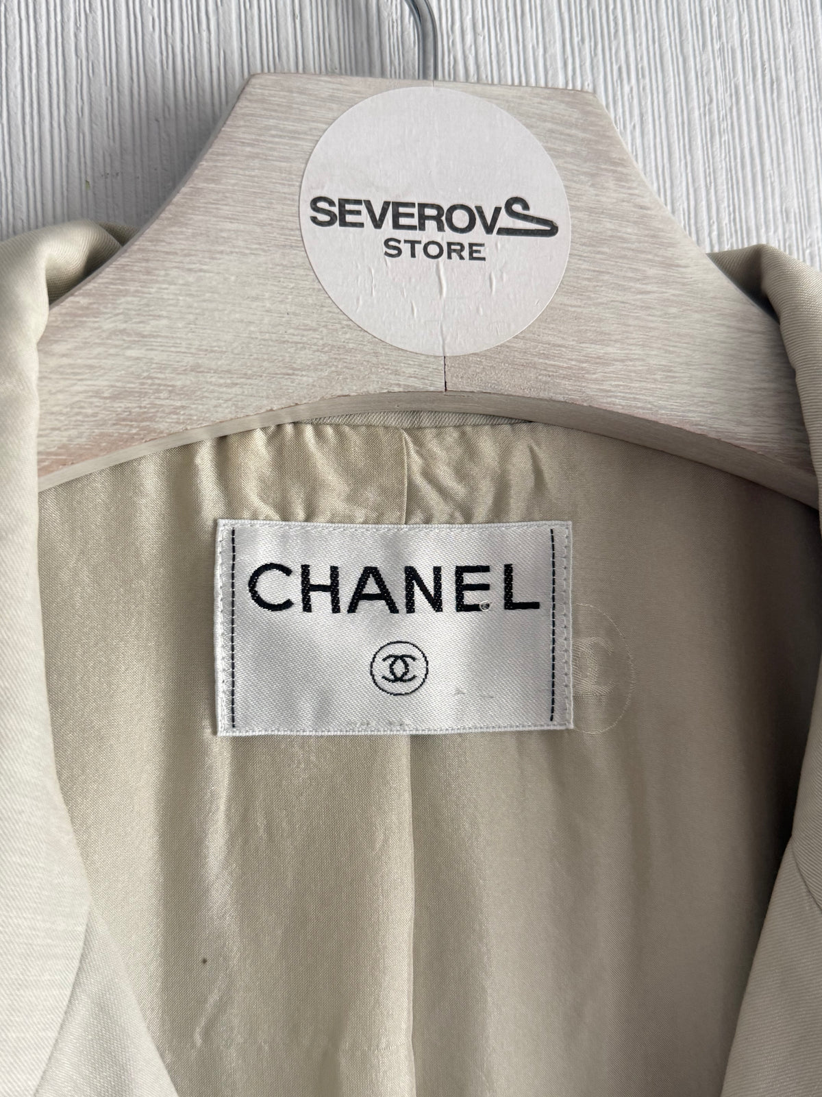 Chanel Beige Lightweight Wool Blazer