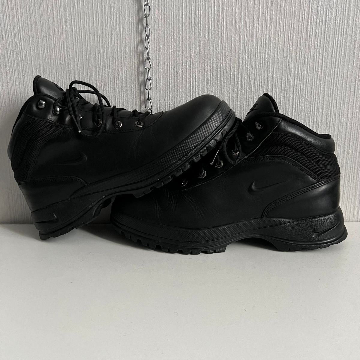 Nike ACG Black Leather Mens Boots — product photo