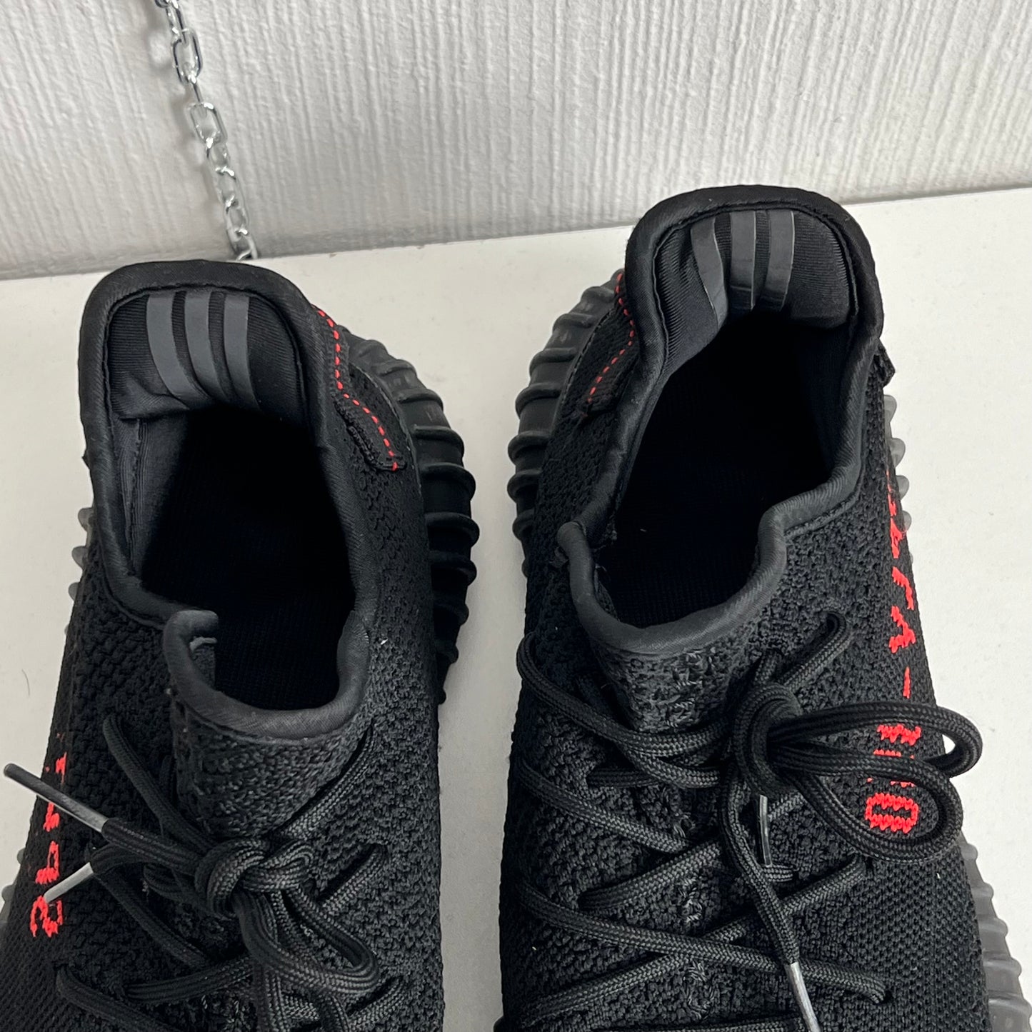 Adidas Yeezy Boost 350 V2
Black Red