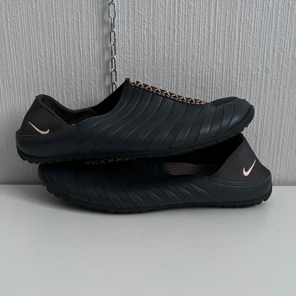 Nike 2006 kembali tabi style split toe sneakers