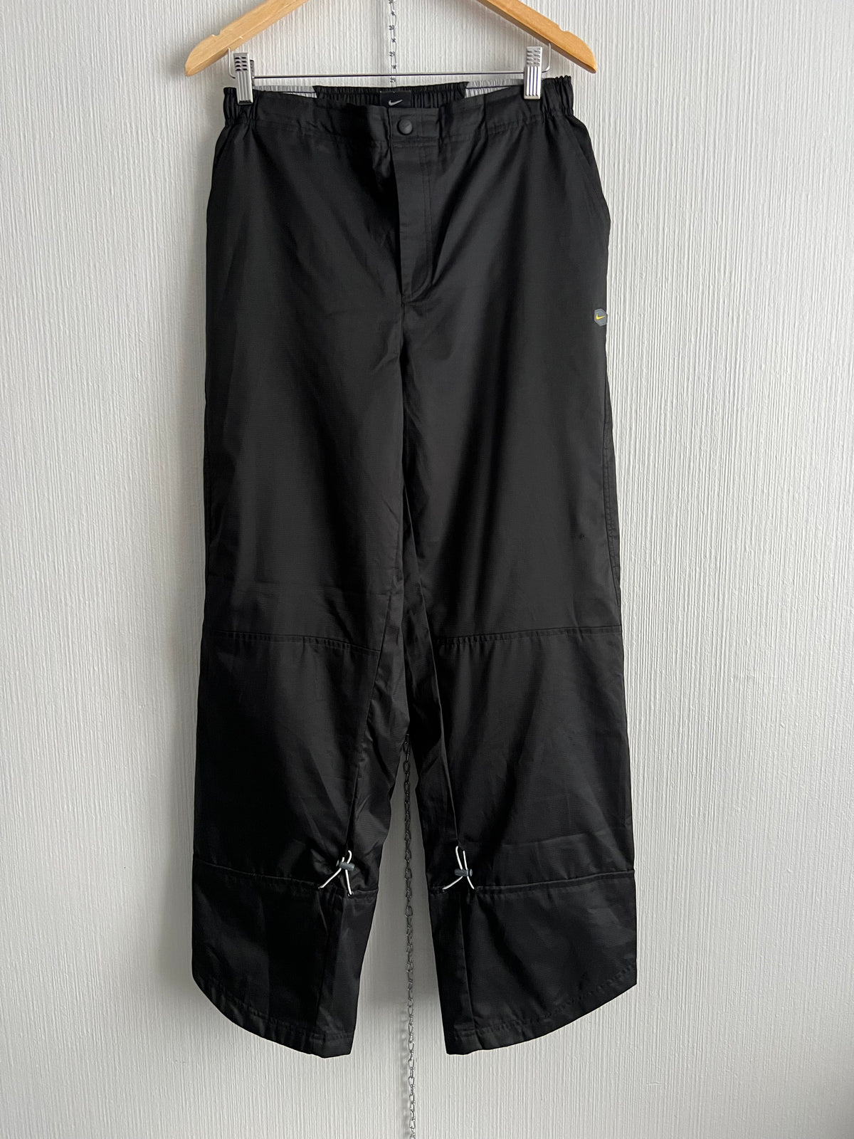 Nike TN+ Hexagon Men’s Track Pants — product photo