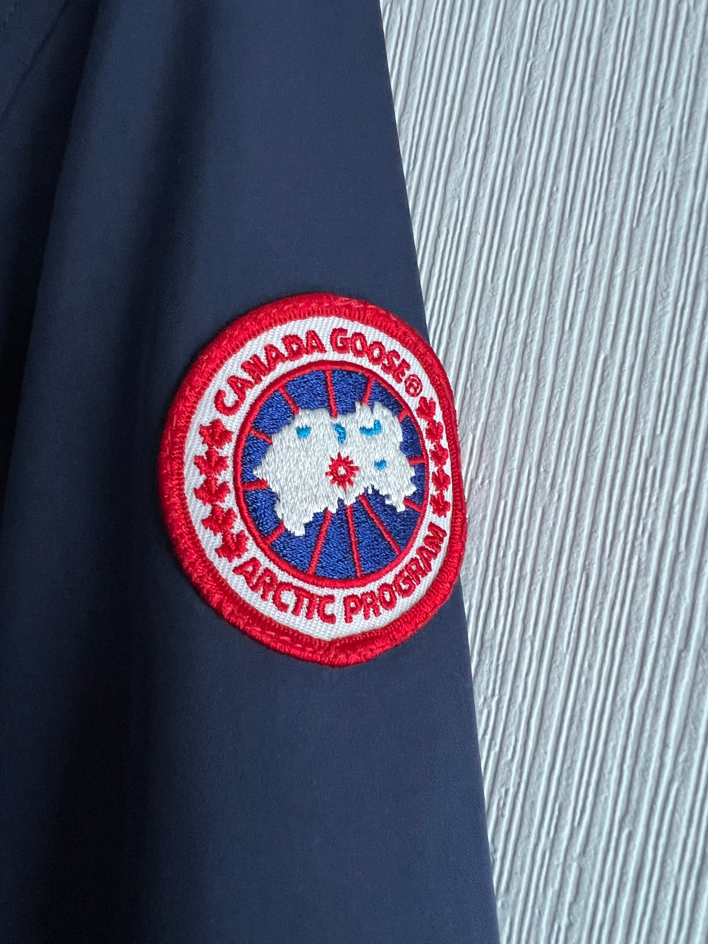 Canada Goose Mens Wind Jacket Crew Navy Trench