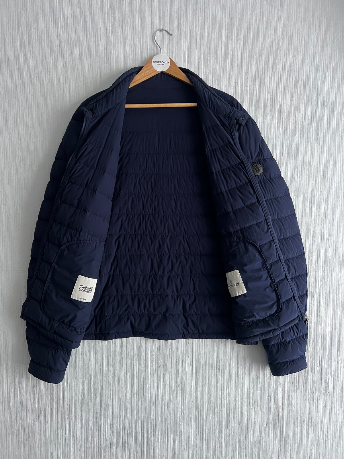 Moncler Acorus Mens Navy Light Down Jacket