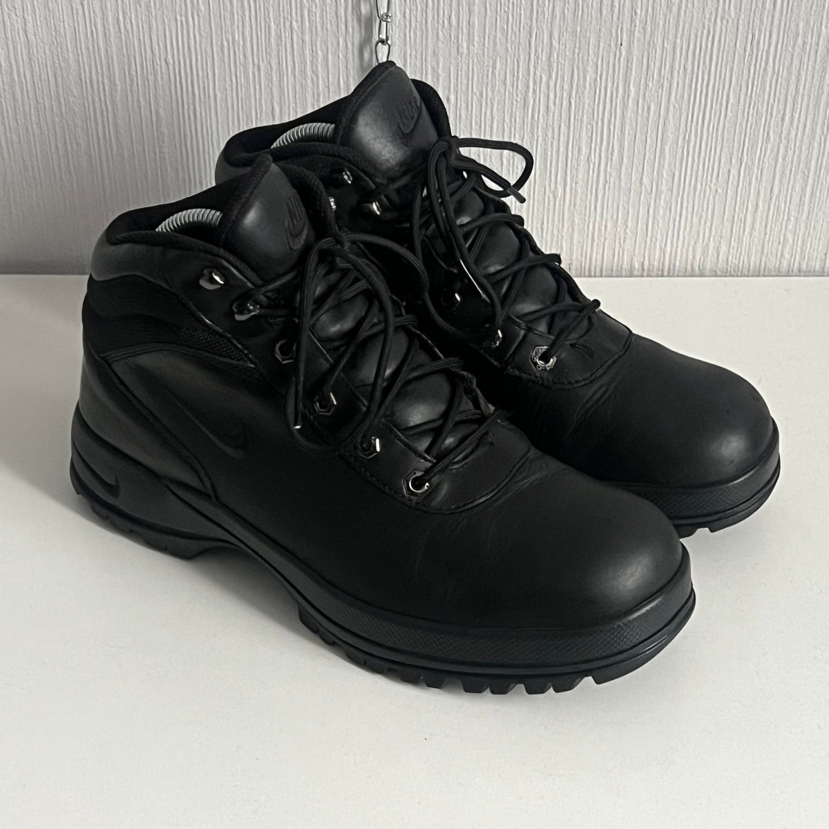 Nike ACG Black Leather Mens Boots — product photo