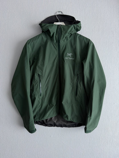 Arc'teryx Beta SL Gore-Tex Shell Jacket in Cypress Green