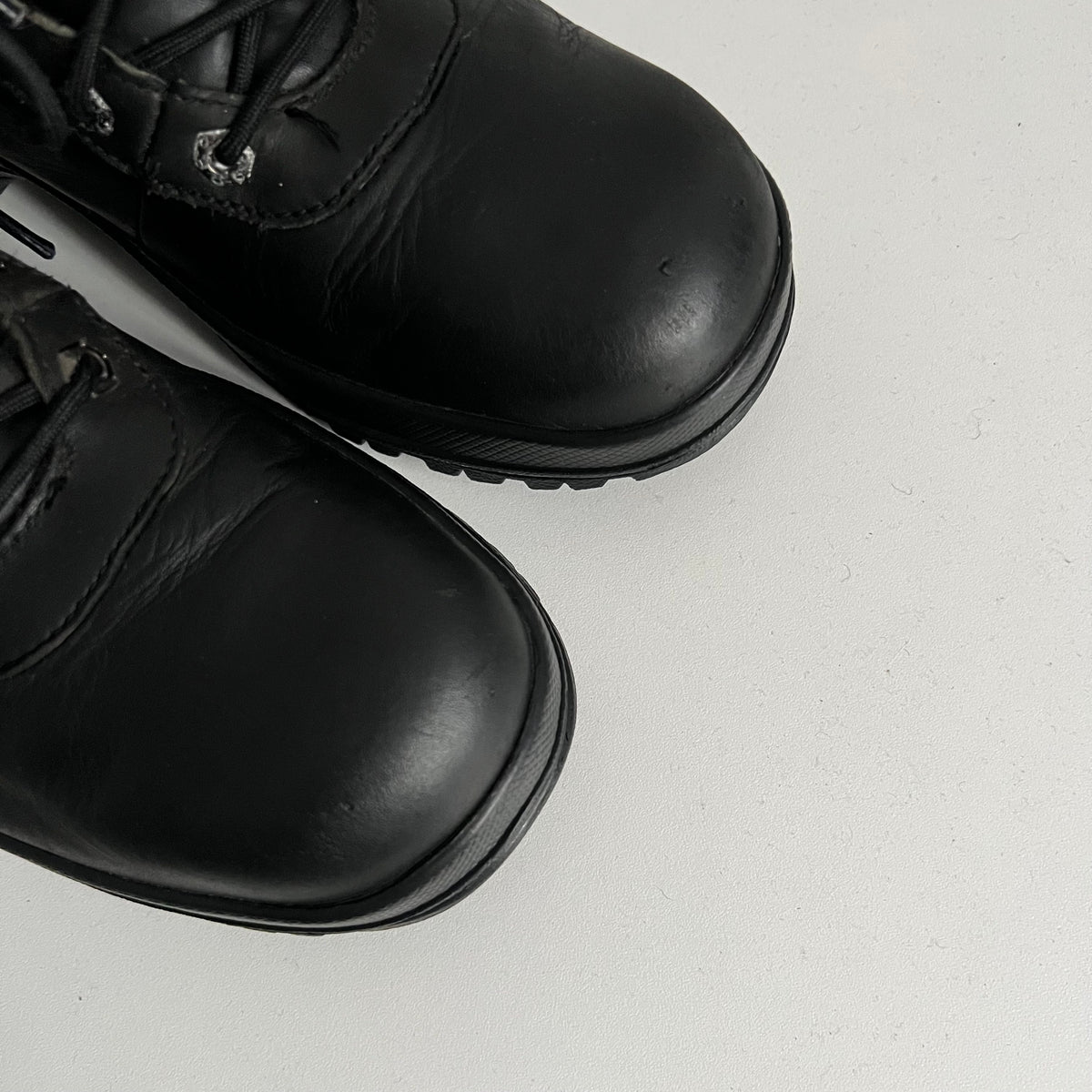 Nike ACG Black Leather Mens Boots — product photo