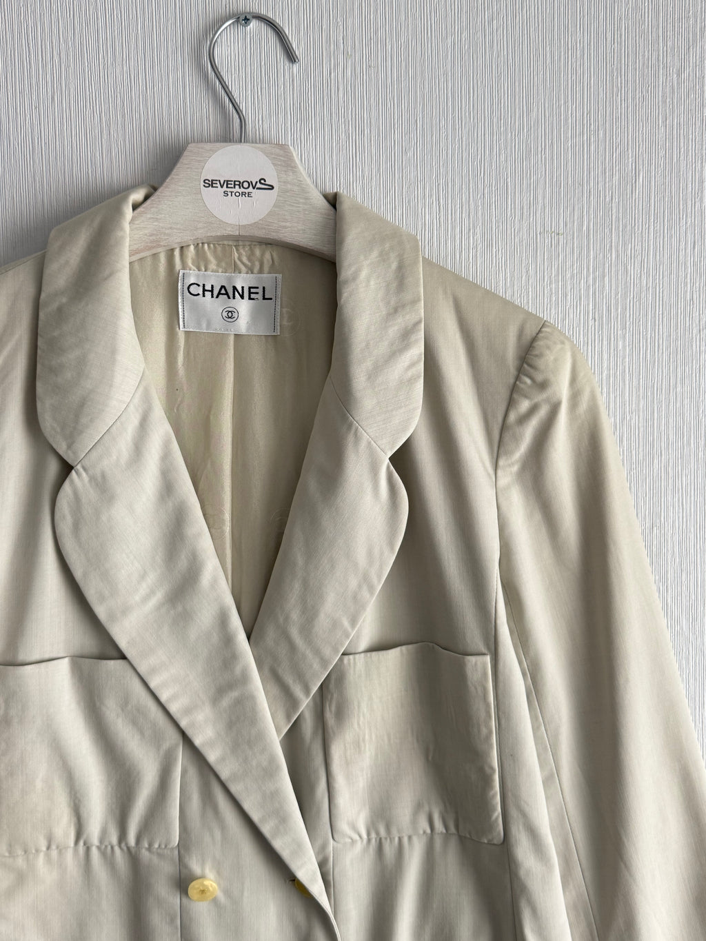 Chanel Beige Lightweight Wool Blazer