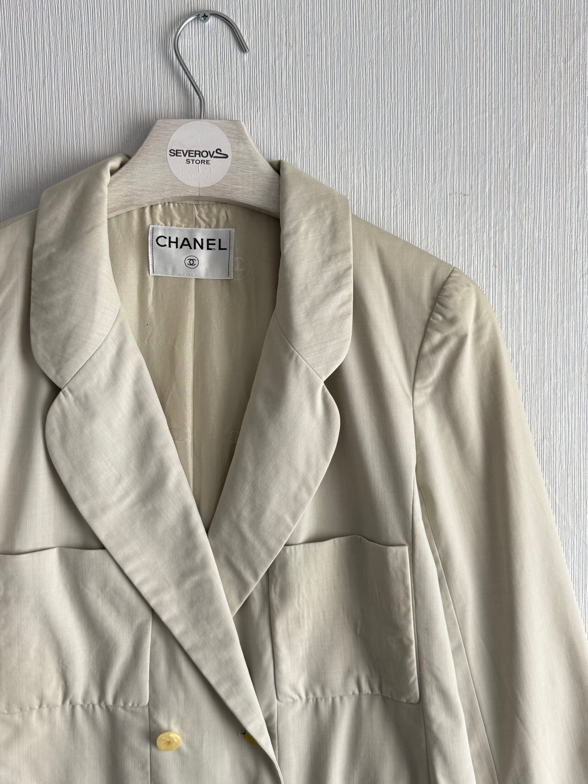 Chanel Beige Lightweight Wool Blazer