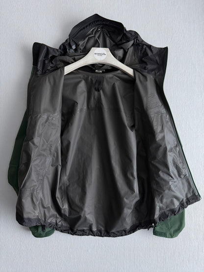 Arc'teryx Beta SL Gore-Tex Shell Jacket in Cypress Green