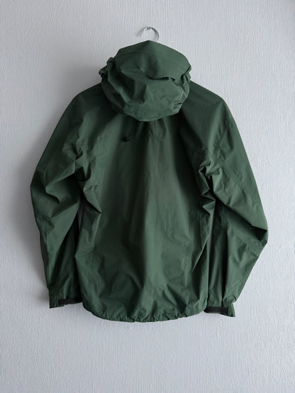 Arc'teryx Beta SL Gore-Tex Shell Jacket in Cypress Green