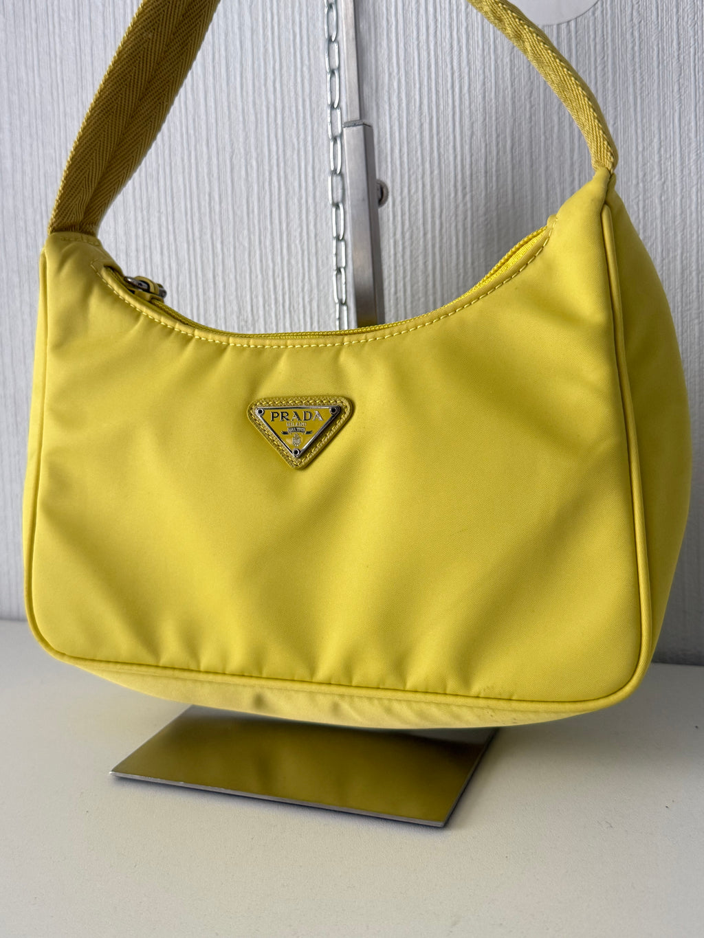 Prada Re-edition 2000 Nylon Shoulder Bag In Yellow
