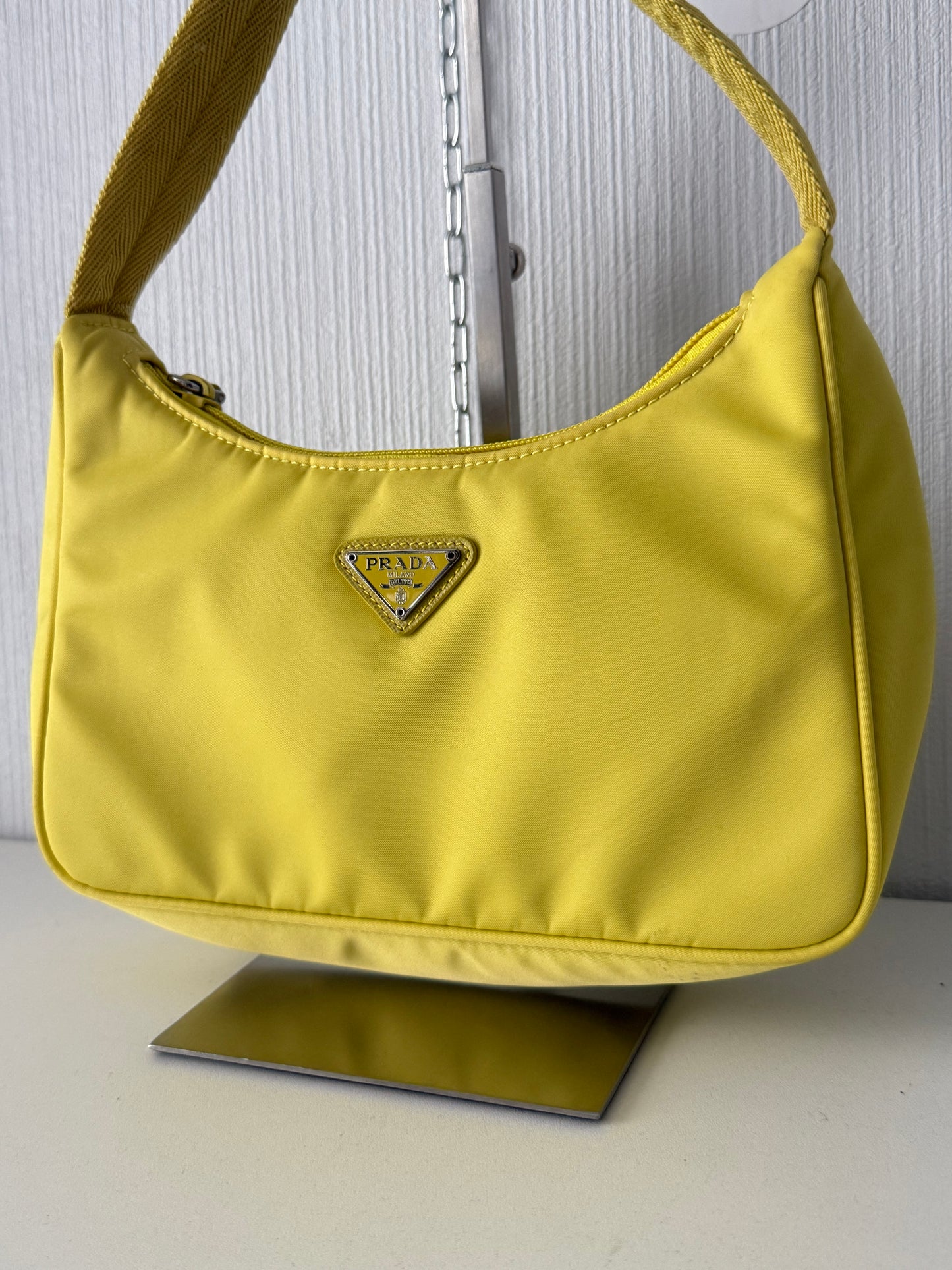 Prada Re-edition 2000 Nylon Shoulder Bag In Yellow