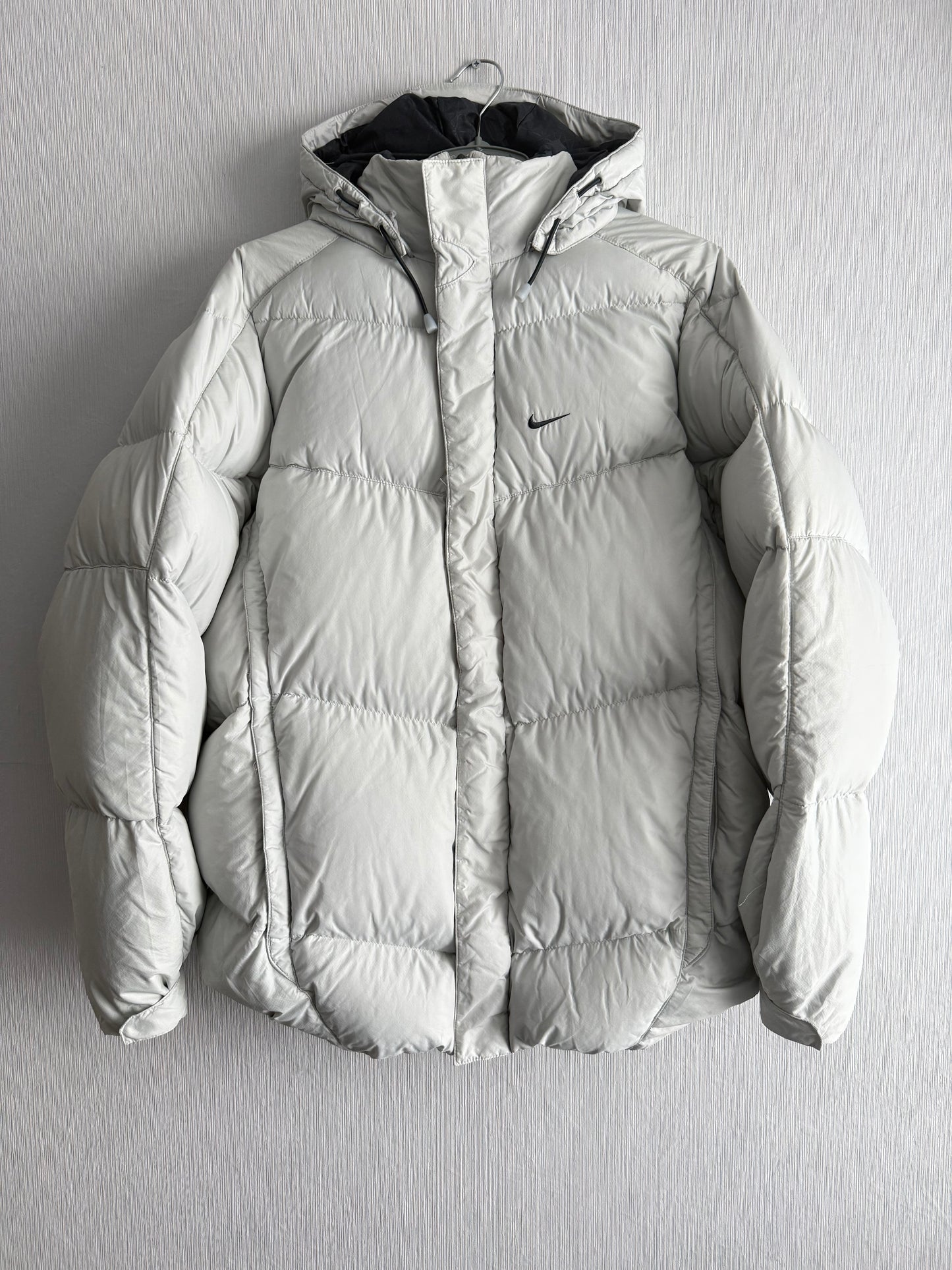 Nike Therma-FIT Light Gray Puffer Jacket with Hood