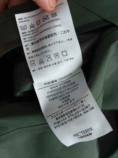 Arc'teryx Beta SL Gore-Tex Shell Jacket in Cypress Green