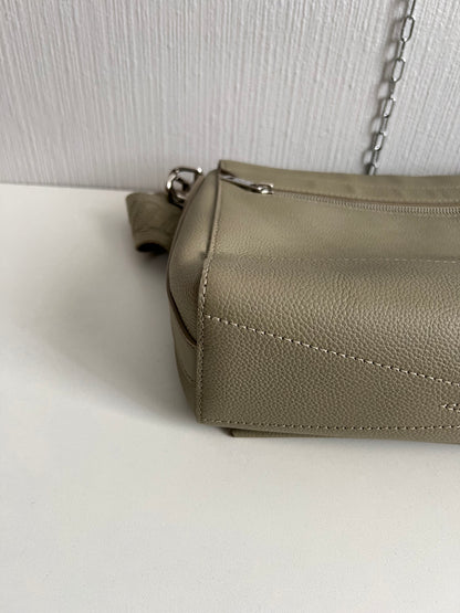 Louis Vuitton Takeoff Messenger Aerogram Sage Green Bag