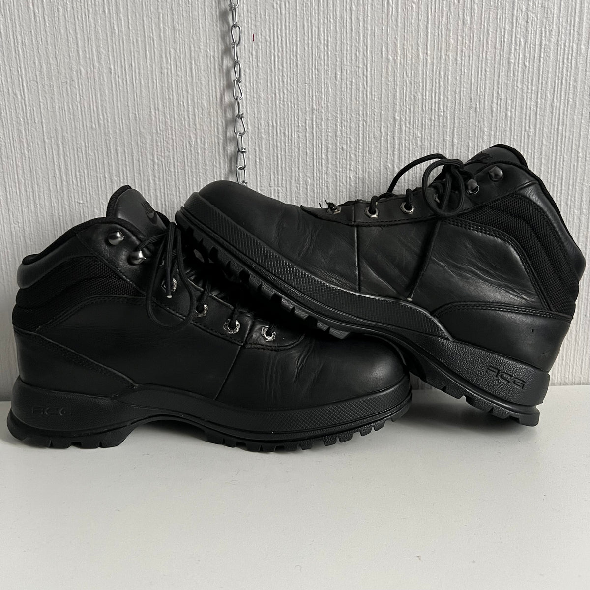 Nike ACG Black Leather Mens Boots — product photo