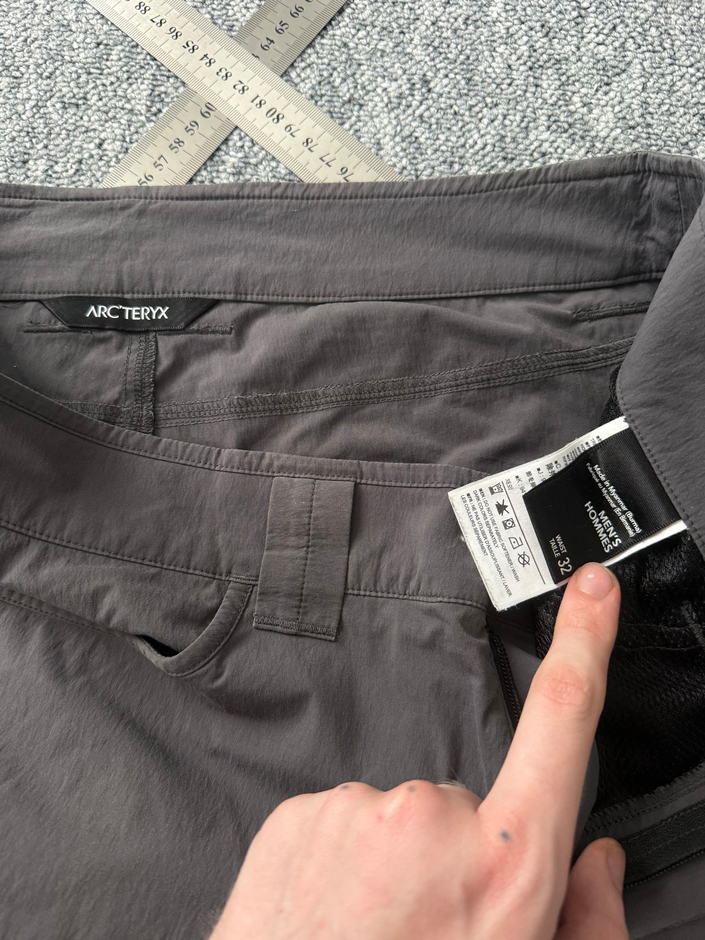 Arc'teryx Rampart Men's Nylon Shorts in Grey