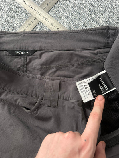 Arc'teryx Rampart Men's Nylon Shorts in Grey