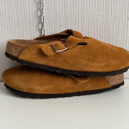 Birkenstock Boston Clogs in Mink Suede Mules