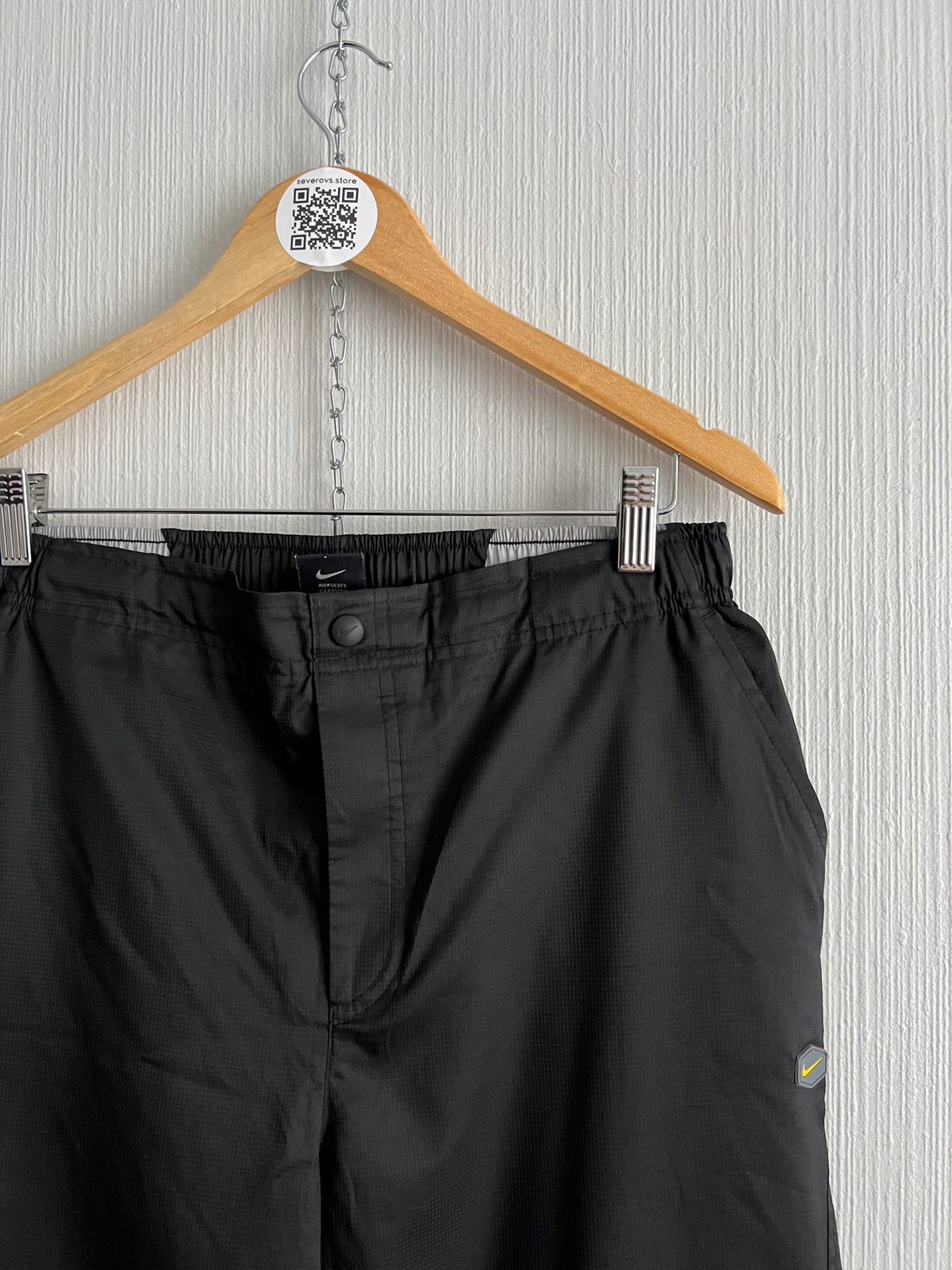Nike TN+ Hexagon Men’s Track Pants — product photo