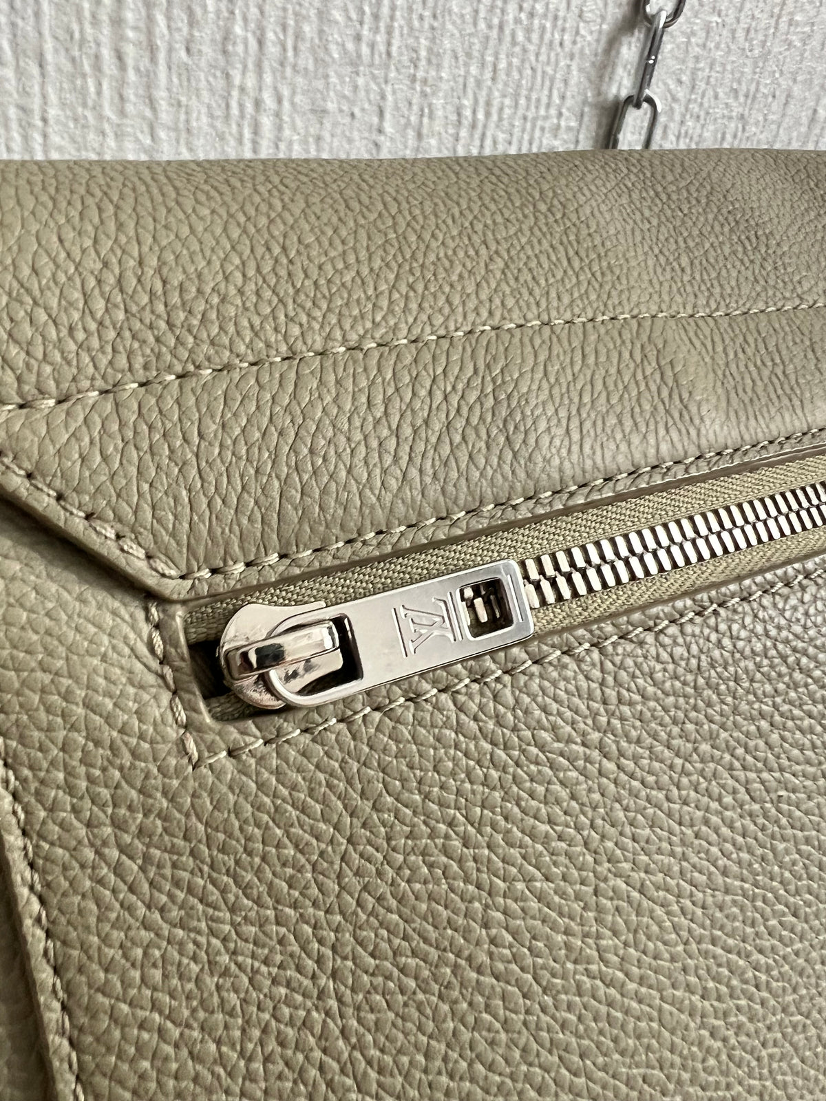 Louis Vuitton Takeoff Messenger Aerogram Sage Green Bag