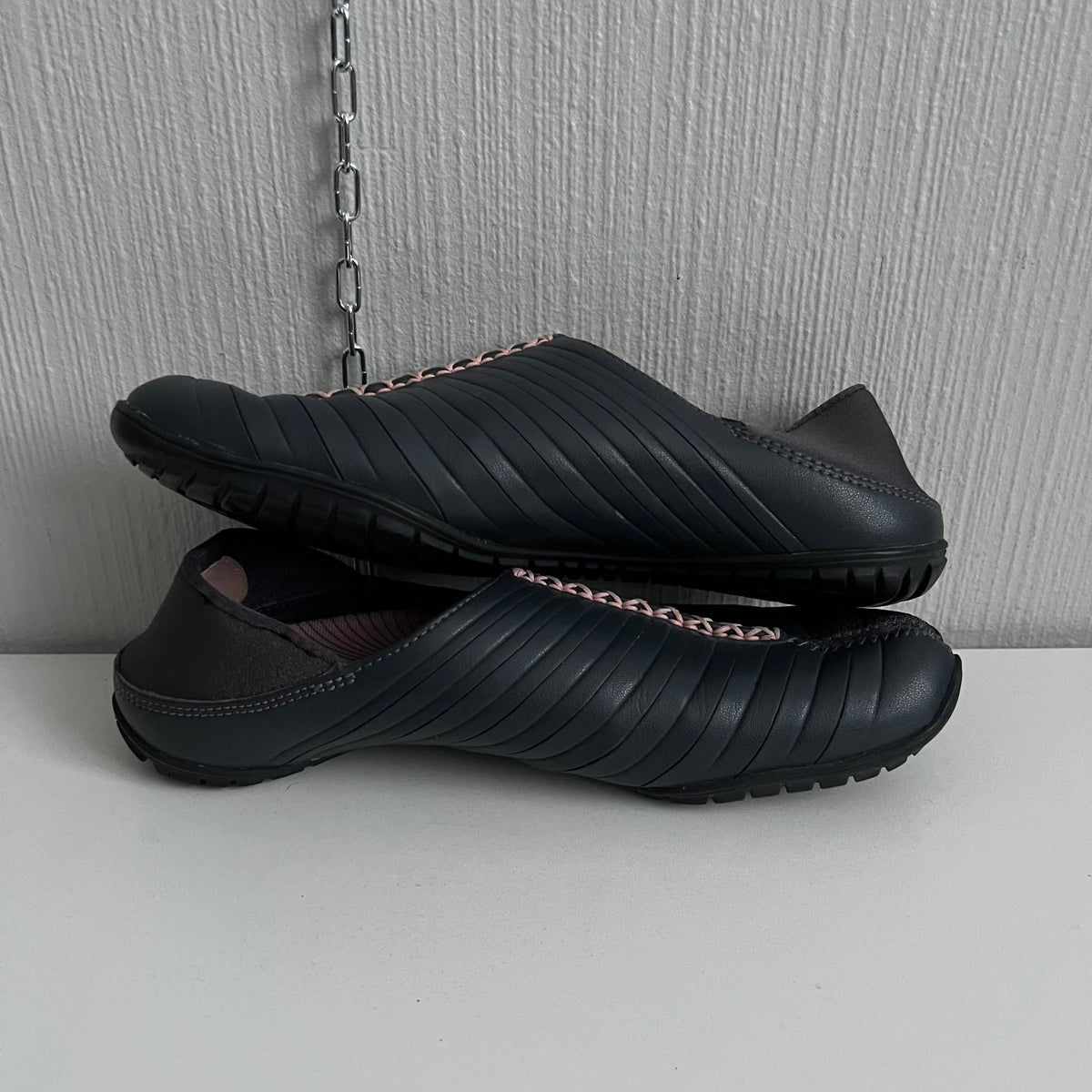 Nike 2006 kembali tabi style split toe sneakers
