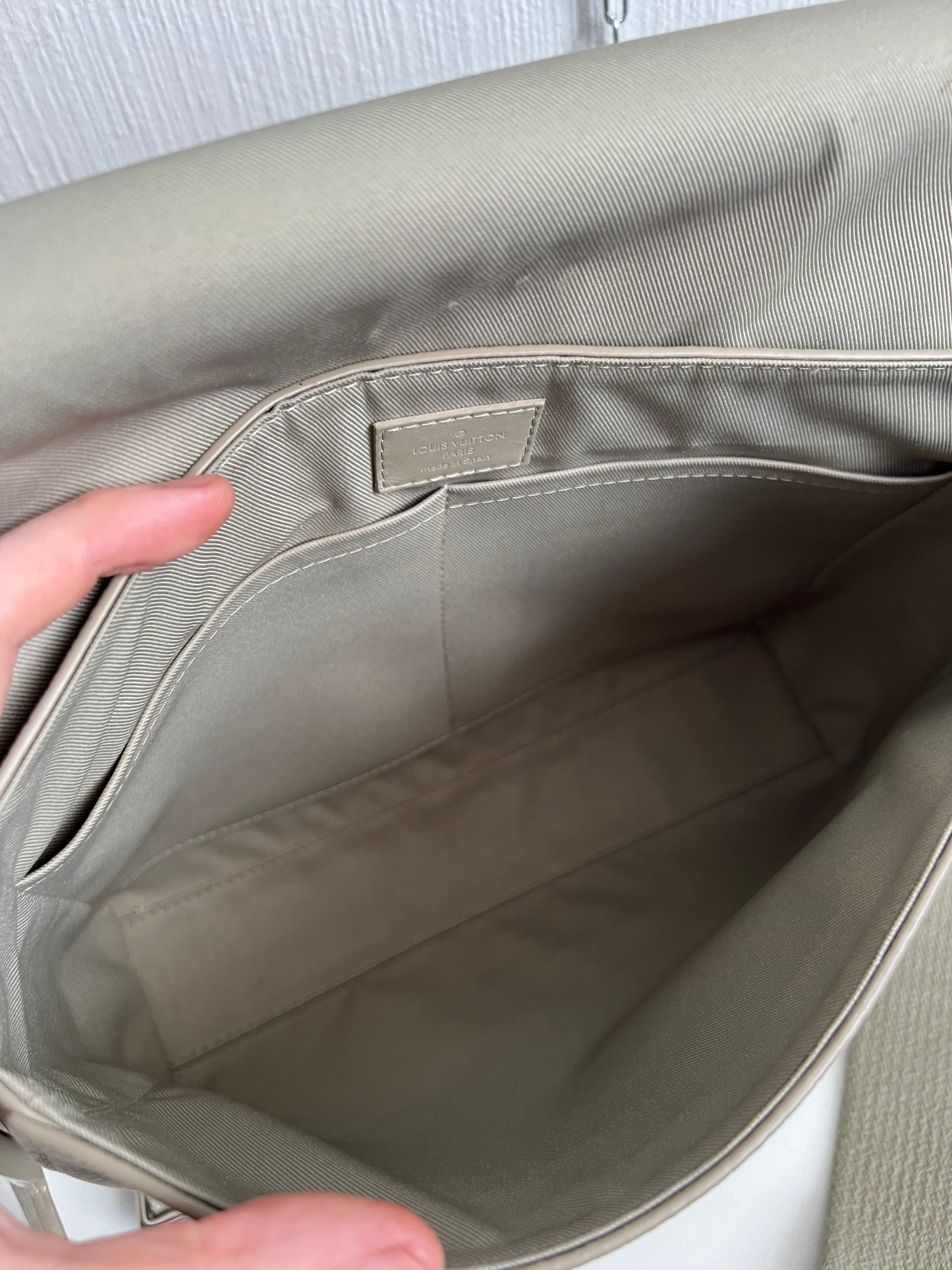 Louis Vuitton Takeoff Messenger Aerogram Sage Green Bag