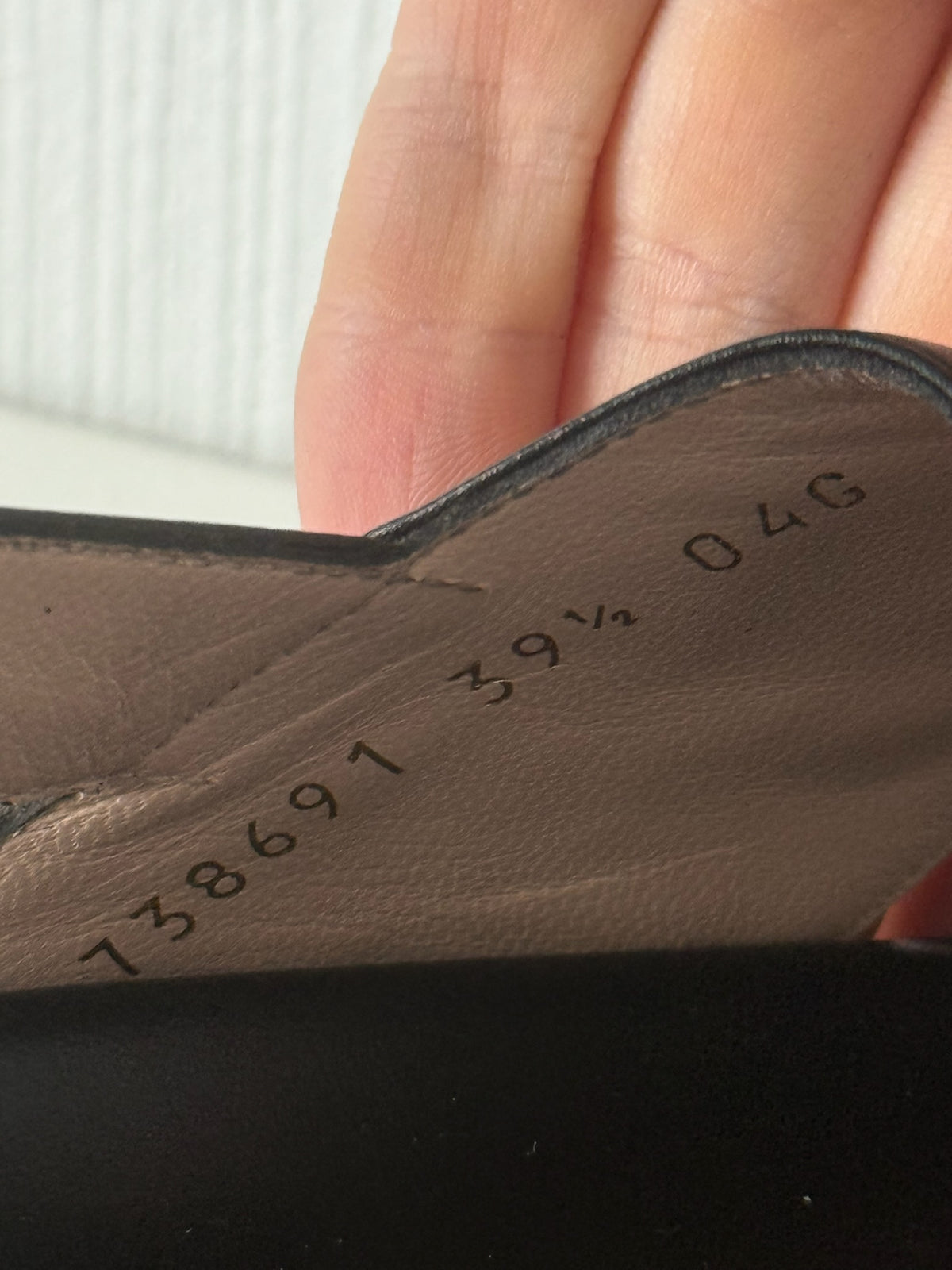 Gucci Black Leather Logo Cross Strap Womens Sandals