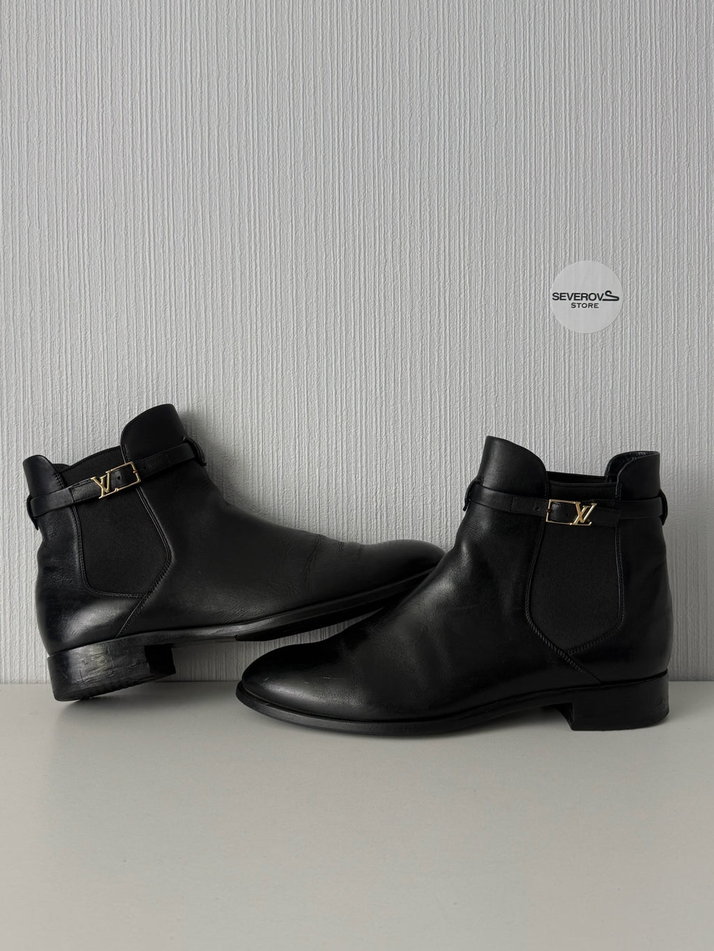 Louis Vuitton Black Leather LV Buckle Strap Womens Chelsea Boots